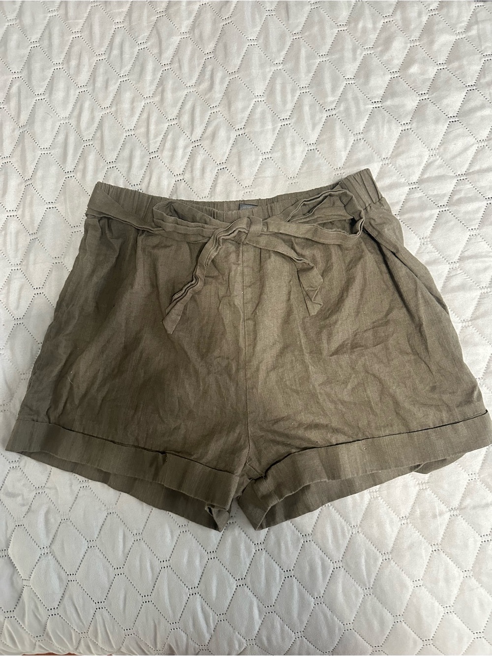High-Waist Tie-Front Short Cuffed Olive Shorts Size L
